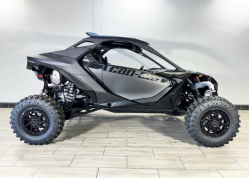 CAN-AM Maverick R with smart shox 2024