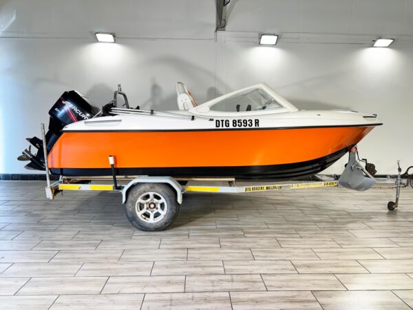 Ace Allegro Boat at Waterworld