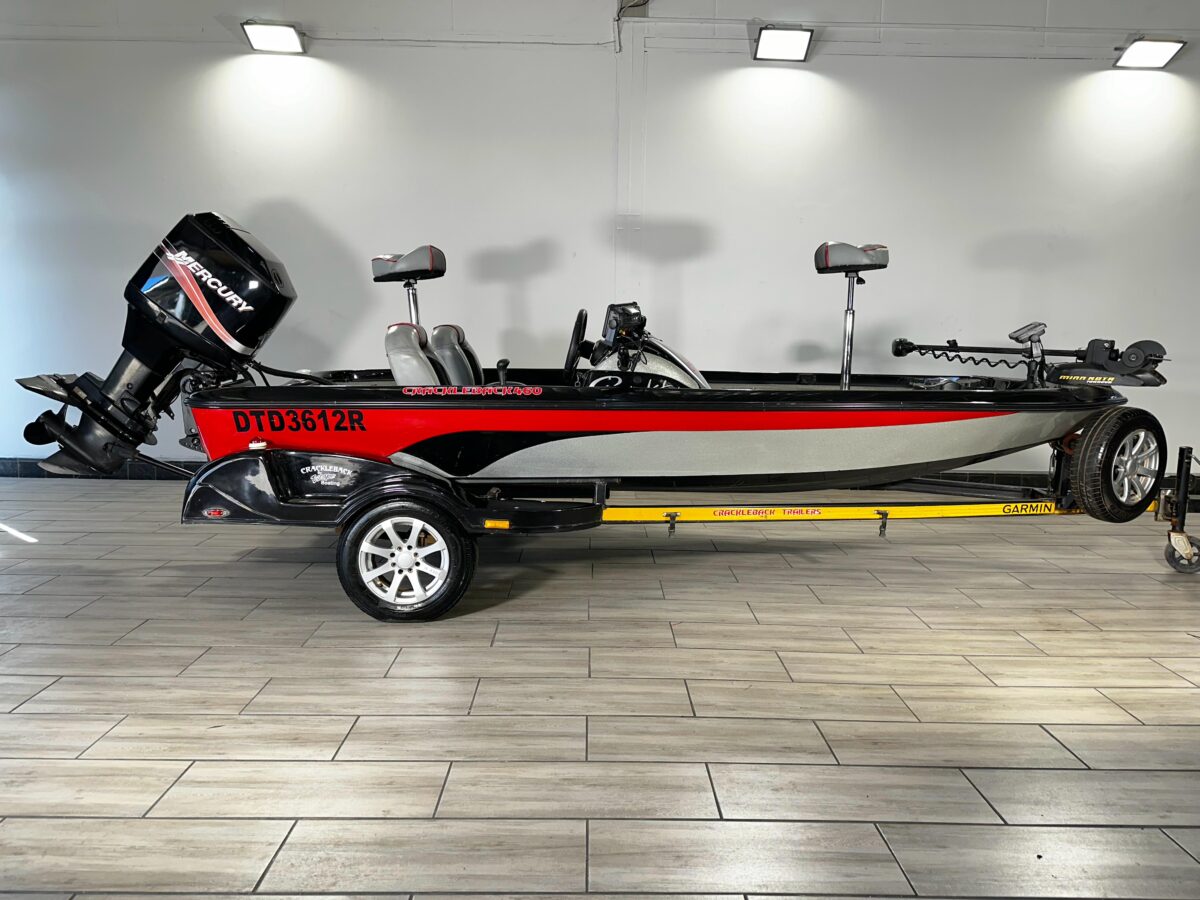 Crackleback 460 bass boat for sale at Waterworld